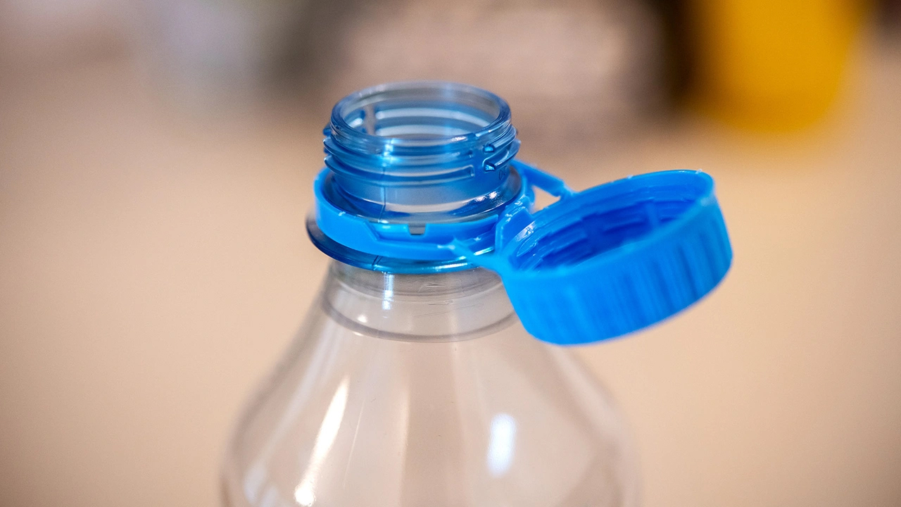 California Senator Drafts Bill Requiring Tethered Caps for Plastic Bottles